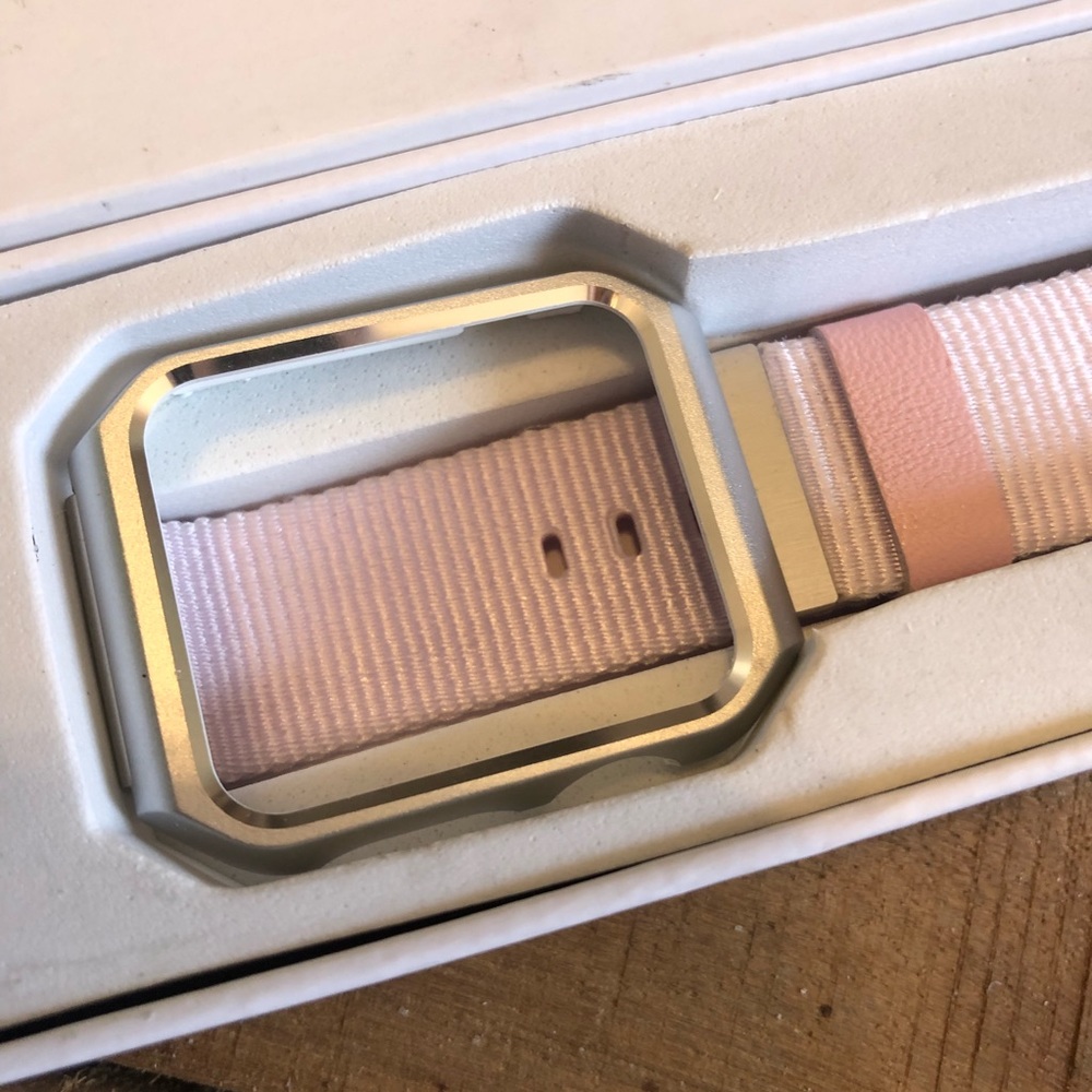 38mm/42mm Lavender Rose Band For Apple Watch - Picture 2 of 4